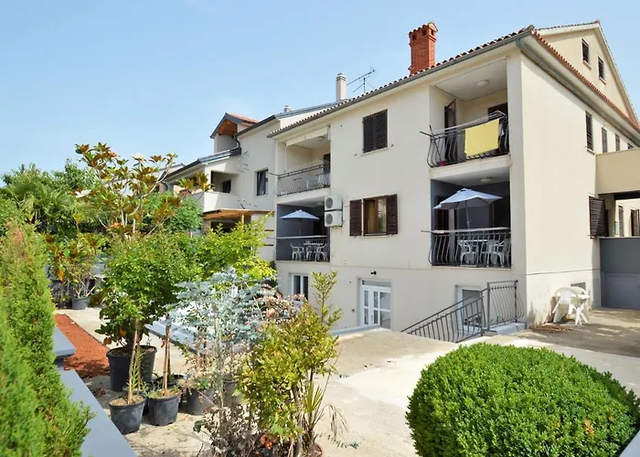 Apartment Alba - Roj158 By Interhome